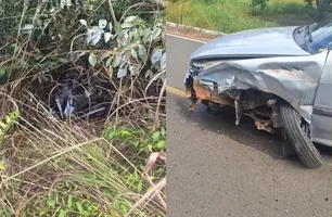 Motociclista tem perna decepada após grave colisão com carro no interior do Piauí (Foto: Reprodução/PMPI)