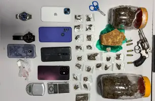 Mulher é presa com arma, drogas e balanças de precisão em Teresina (Foto: Reprodução)