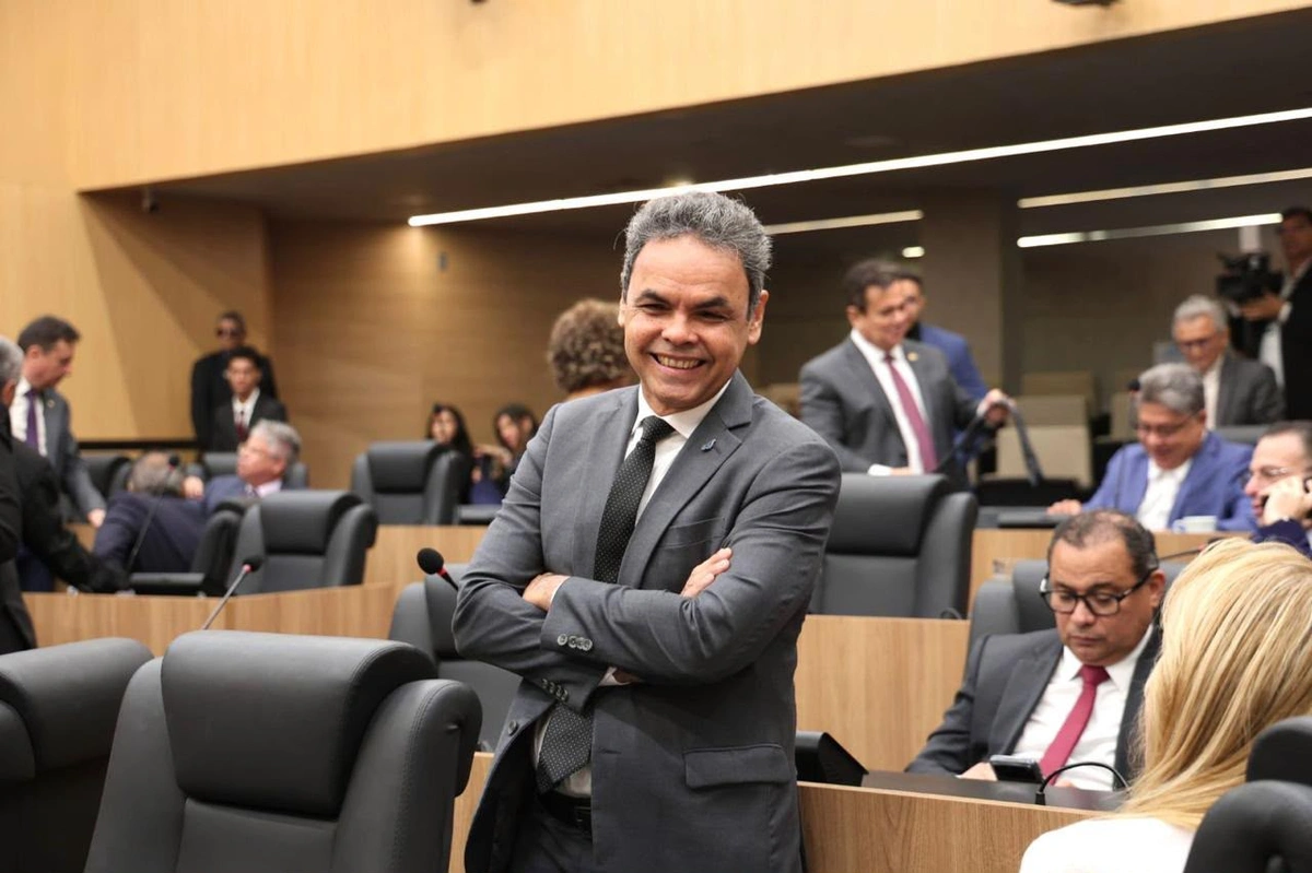 Na Alepi, Dr. Gil Carlos defende mais ensino sobre o Piauí na educação básica