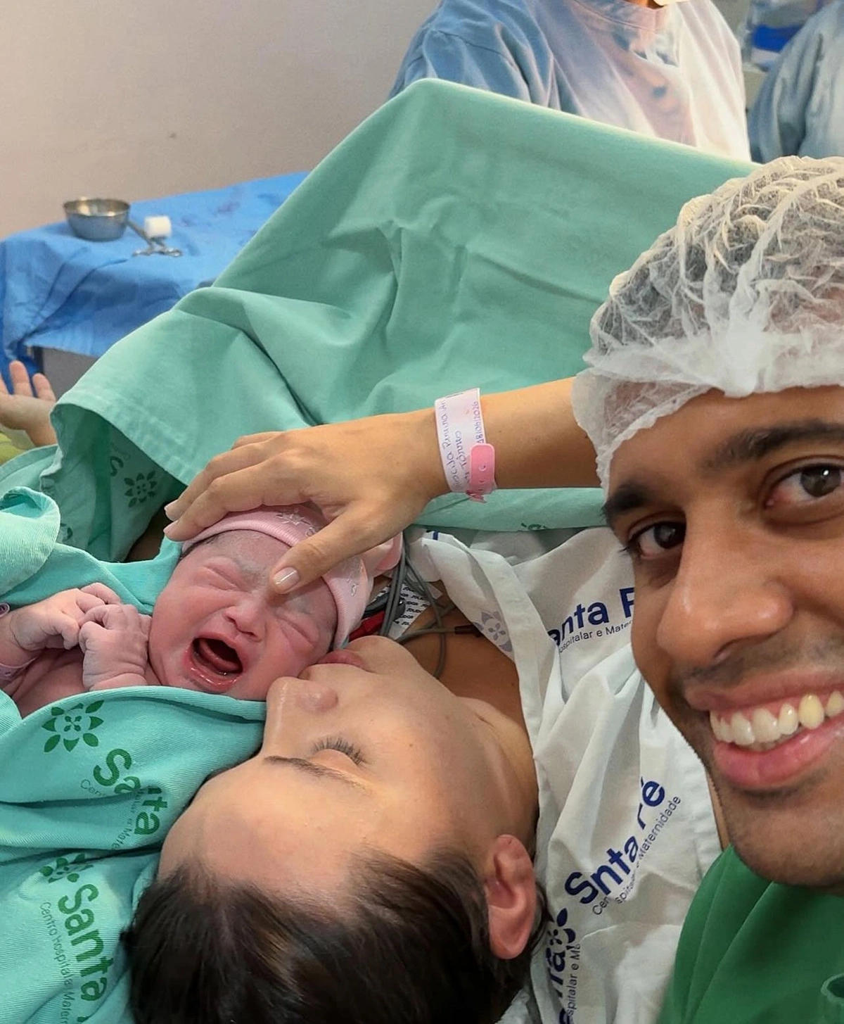 Nasceu em Teresina, Maria, filha do querido casal Téssio Tores e Priscilla Andrade