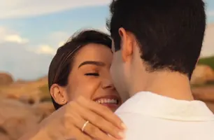 O querido casal Caio Camillo Silveira e Juliana Aguiar Silveira estão grávidos (Foto: Instagram)