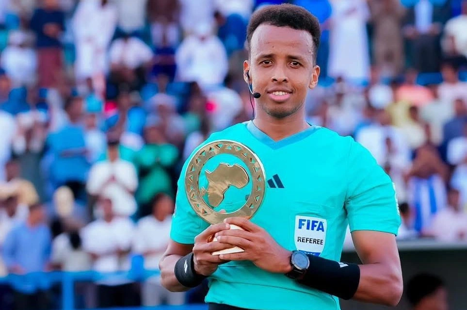 Omar Artan, árbitro africano da Somália