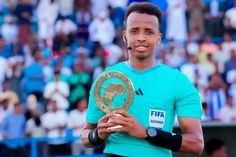 Omar Artan, árbitro africano da Somália