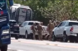 Perseguição policial termina com carro apreendido com drogas em Timon (Foto: Reprodução)