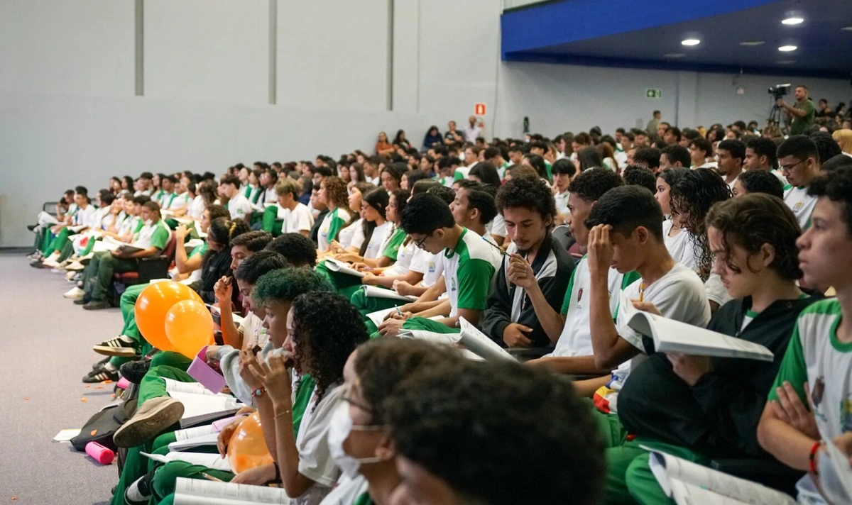 Piauí lidera redação do Enem e coloca escola estadual entre as melhores do país