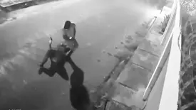 PM reage a assalto, entra em luta com criminoso e acaba tendo arma roubada (Foto: Reprodução)