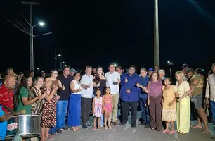 Prefeitura de Campo Maior inaugura asfaltamento e iluminação da Rua Santa Luzia (Foto: Portal De Olho)