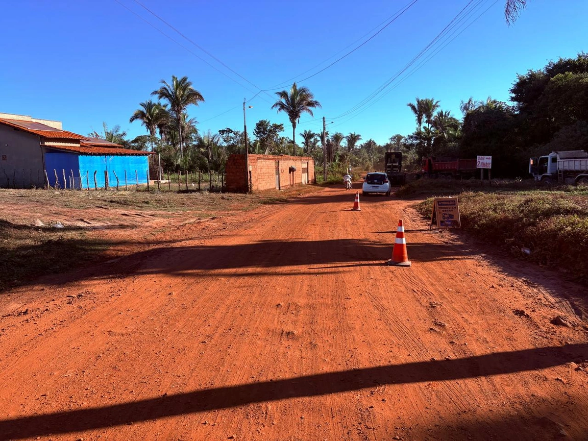 Prefeitura de Esperantina inicia asfaltamento do acesso ao Cemitério Ciganinho
