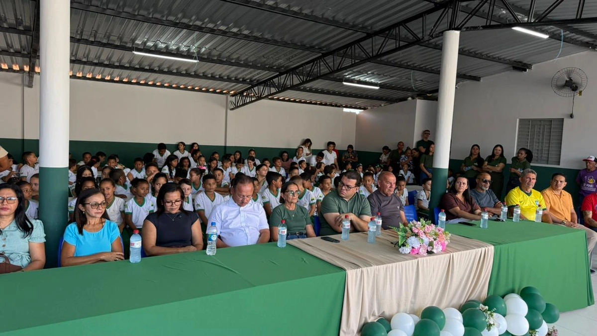 Prefeitura Municipal entrega ampliação e modernização da Escola Átila Lira