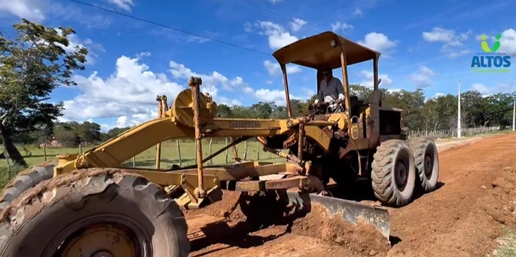 Prefeitura recupera 10 km de estradas vicinais na zona rural de Altos