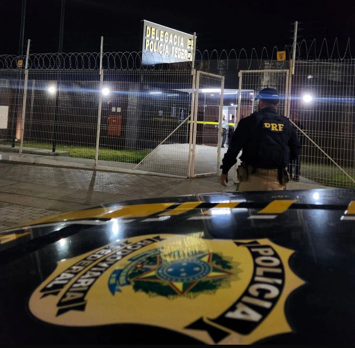 PRF encaminha motorista à PF após suspeita de fraude em documento