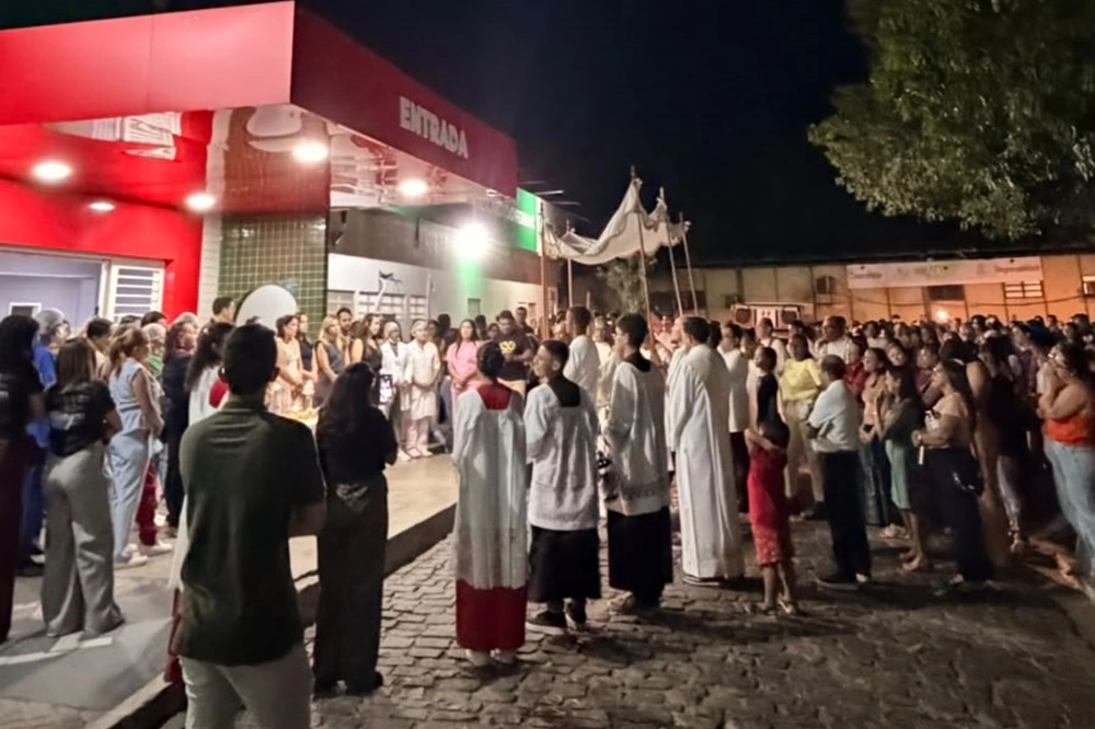 Procissão de Corpus Christi emociona fiéis com oração pelos enfermos no Hospital Regional de São Raimundo Nonato