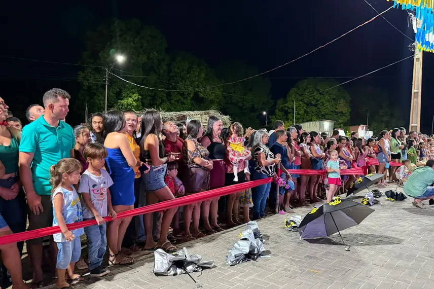 Quadrilha "Nossas Raízes" emociona público e celebra a cultura em Pau D'Arco