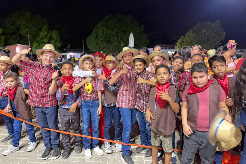 Quadrilha "Nossas Raízes" emociona público e celebra a cultura em Pau D'Arco