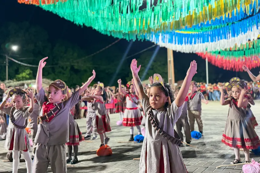 Quadrilha "Nossas Raízes" emociona público e celebra a cultura em Pau D'Arco