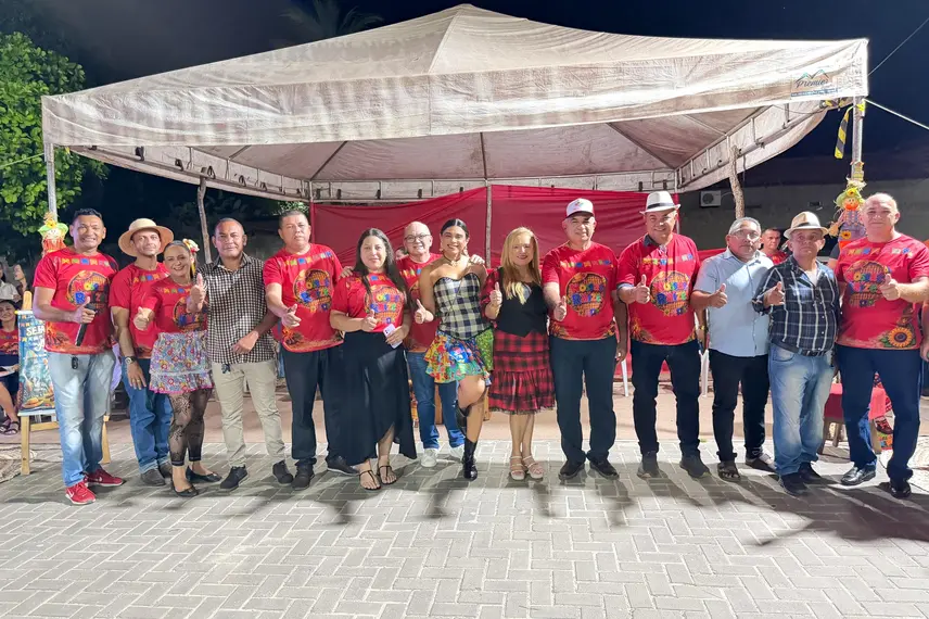 Quadrilha "Nossas Raízes" emociona público e celebra a cultura em Pau D'Arco