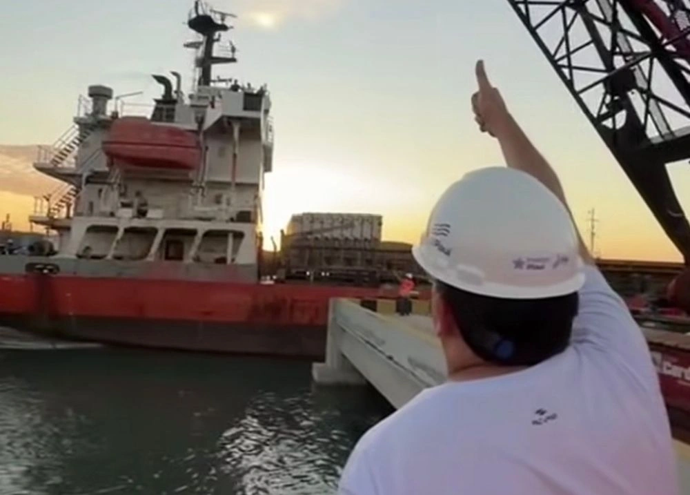'Quem viabiliza o porto é a carga', diz Fonteles após navio atracar no Porto Piauí