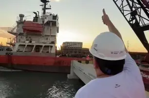 'Quem viabiliza o porto é a carga', diz Fonteles após navio atracar no Porto Piauí (Foto: Reprodução)