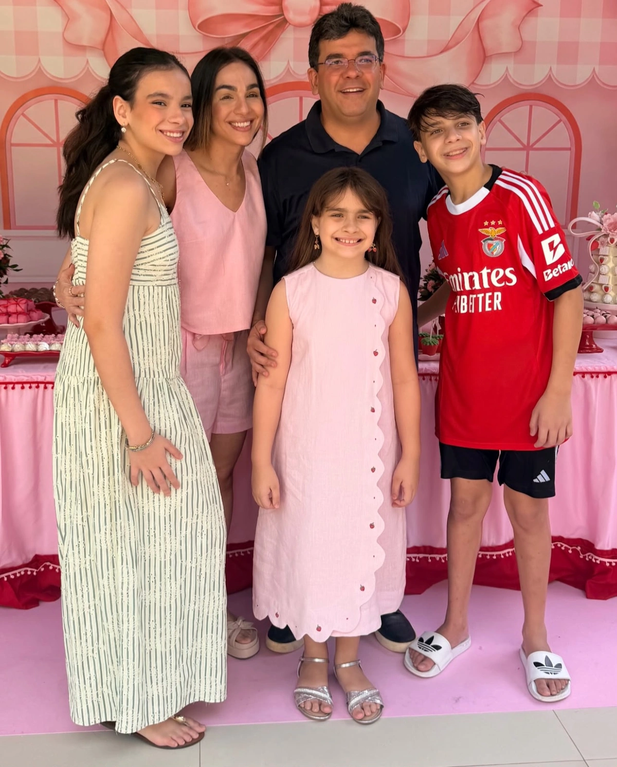 Rafael Fonteles e Isabel Fonteles celebram aniversários dos filhos Thomaz e Elisa