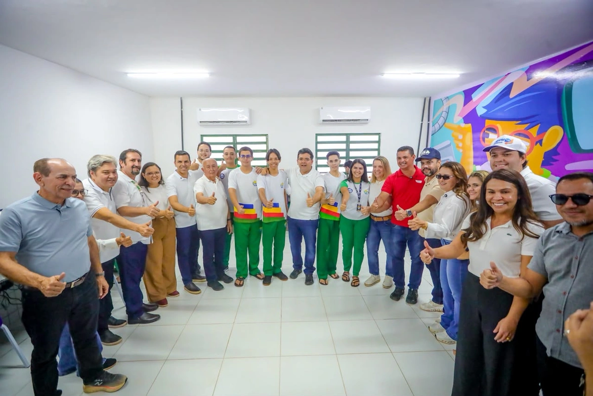 Rafael Fonteles entrega escola e inaugura nova orla em Lagoa de São Francisco