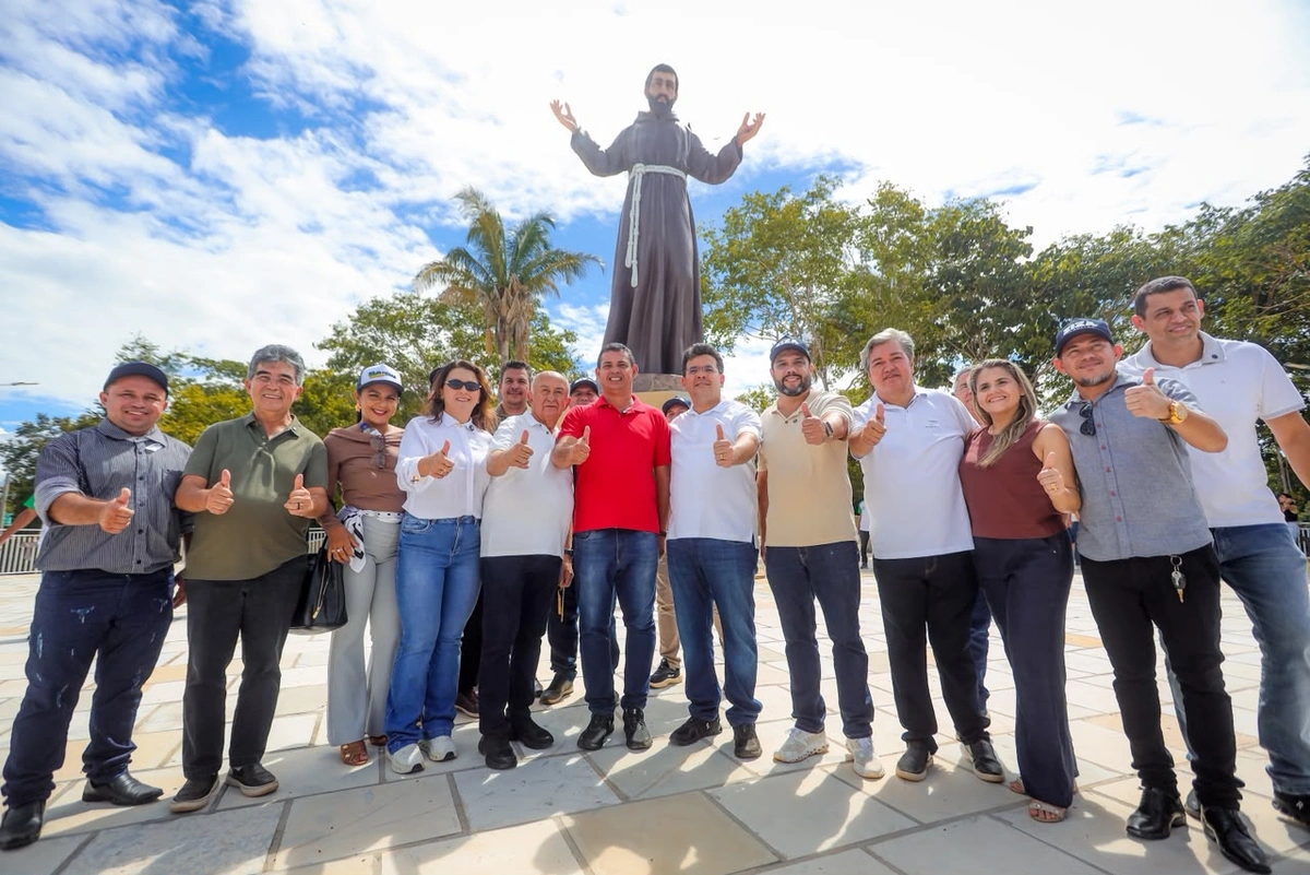 Rafael Fonteles entrega escola e inaugura nova orla em Lagoa de São Francisco