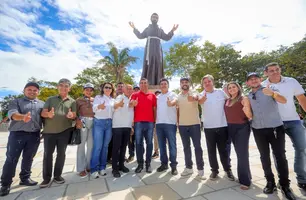 Rafael Fonteles entrega escola e inaugura nova orla em Lagoa de São Francisco (Foto: Leonardo Rocha)
