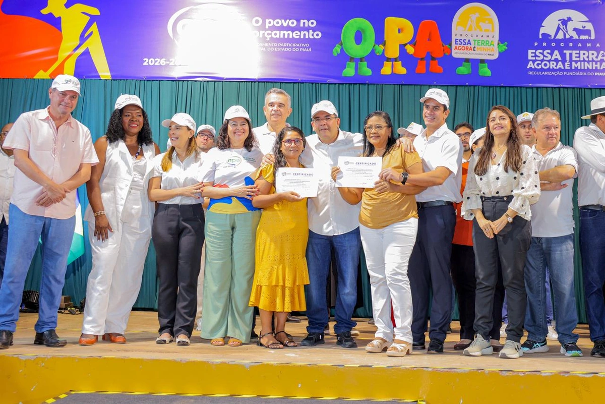 Rafael Fonteles entrega títulos de imóveis e anuncia obras na zona rural