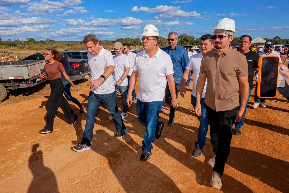 Rafael Fonteles vistoria obras da PI-216 e autoriza reforma em Juazeiro
