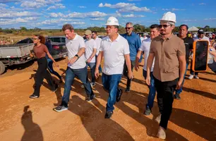 Rafael Fonteles vistoria obras da PI-216 e autoriza reforma em Juazeiro (Foto: Gabriel Paulino)