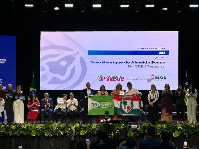 Seduc premia gestores com melhores notas no Enem durante Gestão que Transforma