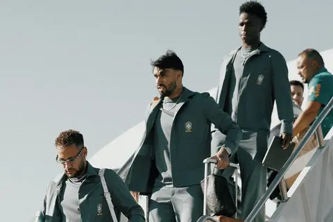 Seleção Brasileira desembarca nos Estados Unidos e inicia sonho pelo hexa