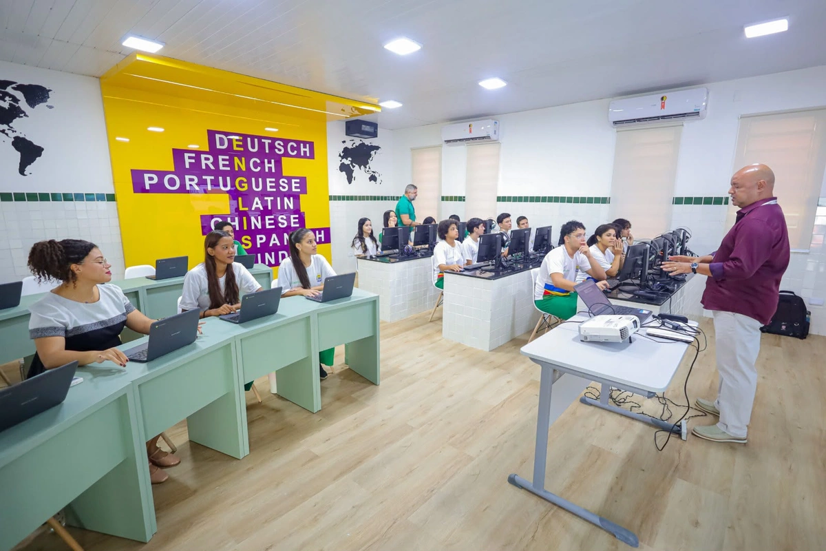 Abertas matrículas para cursos do 2º semestre no Centro Cultural de Línguas
