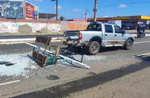 Acidente envolvendo três veículos deixa motoristas feridos na zona Sul de Teresina (Foto: Repórter 12/Conecta Piauí)