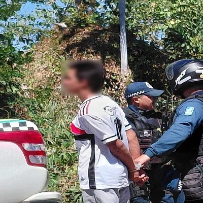 Adolescente foge de delegacia, furta moto no pátio e é apreendido no Piauí