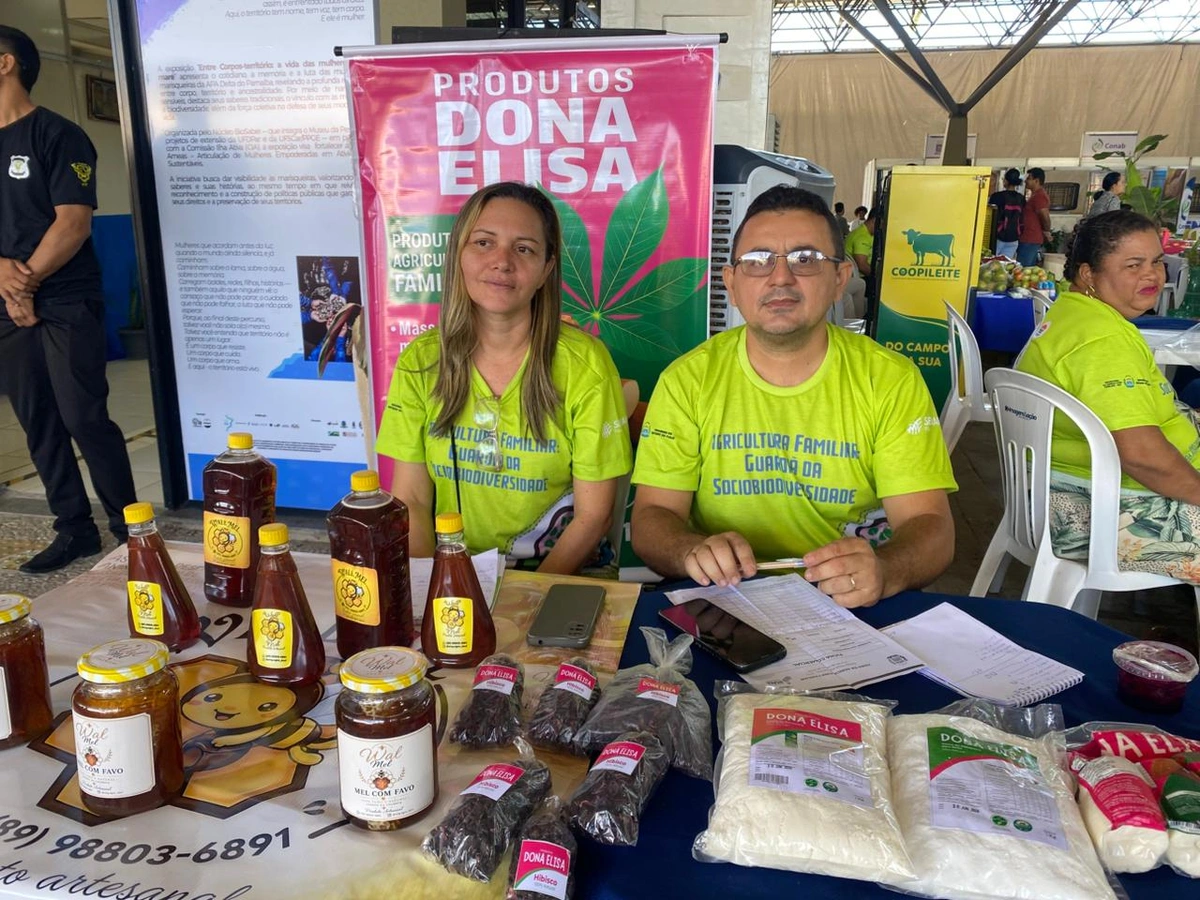 Agricultores celebram sucesso de vendas na Feira da Agricultura Familiar