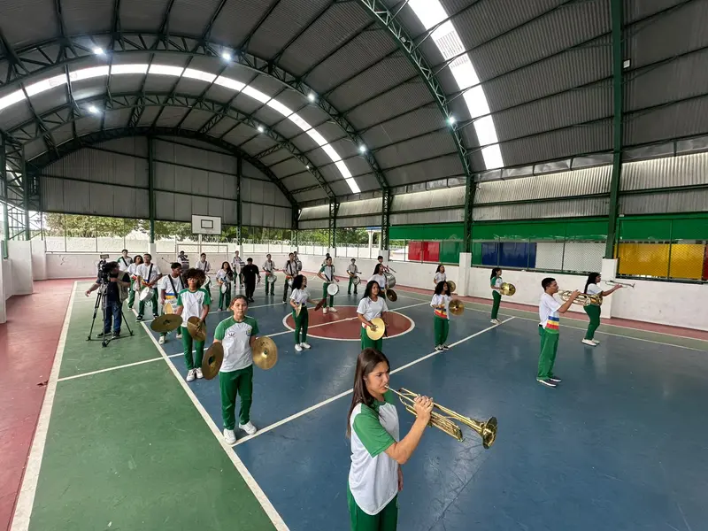Alunos de escola em Teresina criam projeto tecnológico e vão para Portugal