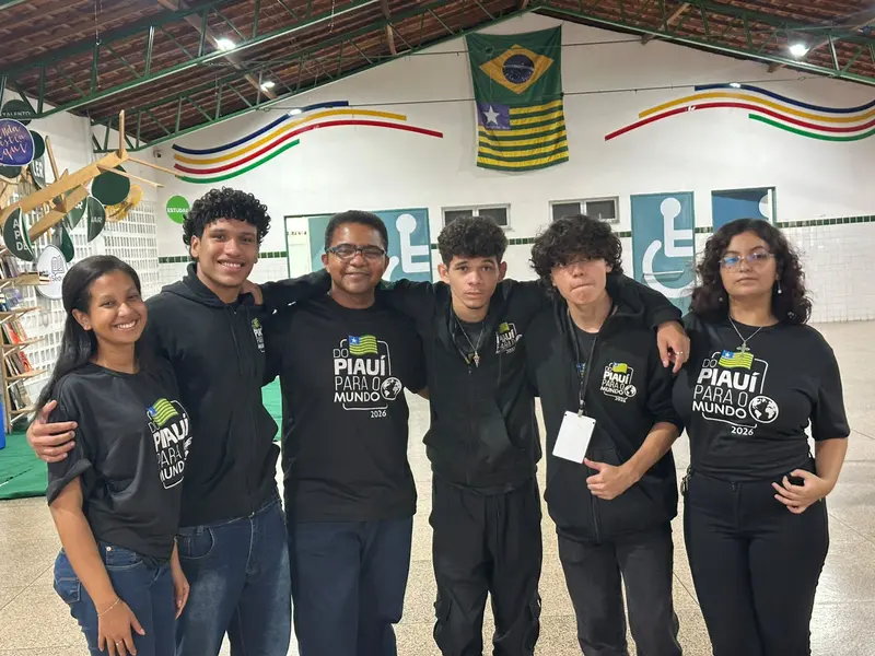 Alunos de escola em Teresina criam projeto tecnológico e vão para Portugal