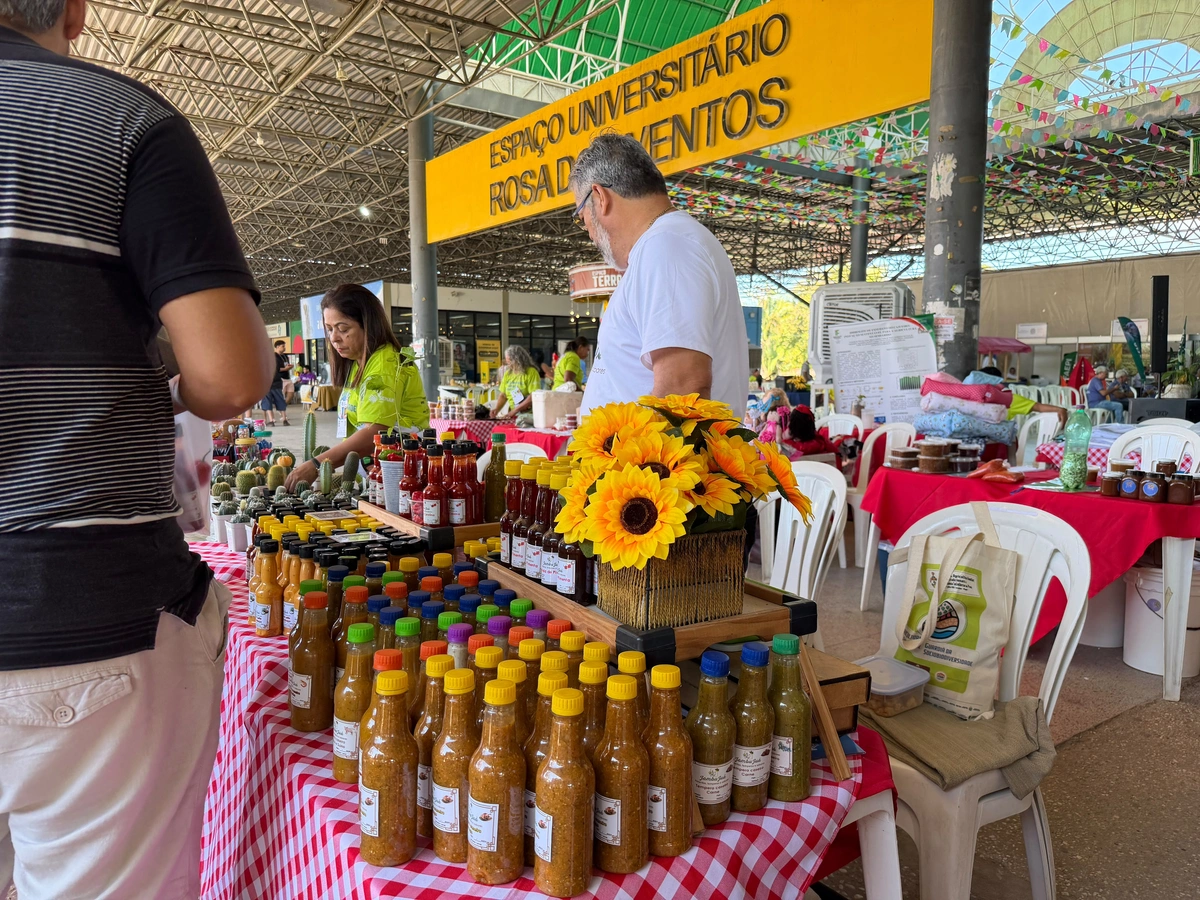 Artesanato, biojoias e doces atraem público na Feira da Agricultura Familiar