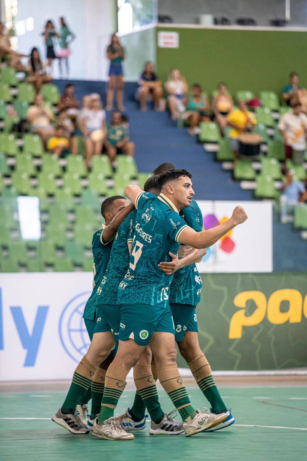 Atlético Piauiense abre vantagem, mas estreia com empate no Brasileiro de Futsal