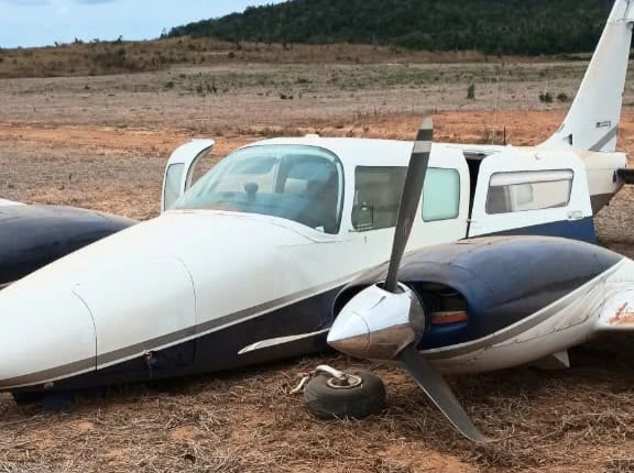 Avião de pequeno porte faz pouso de emergência entre Caxias e Timon