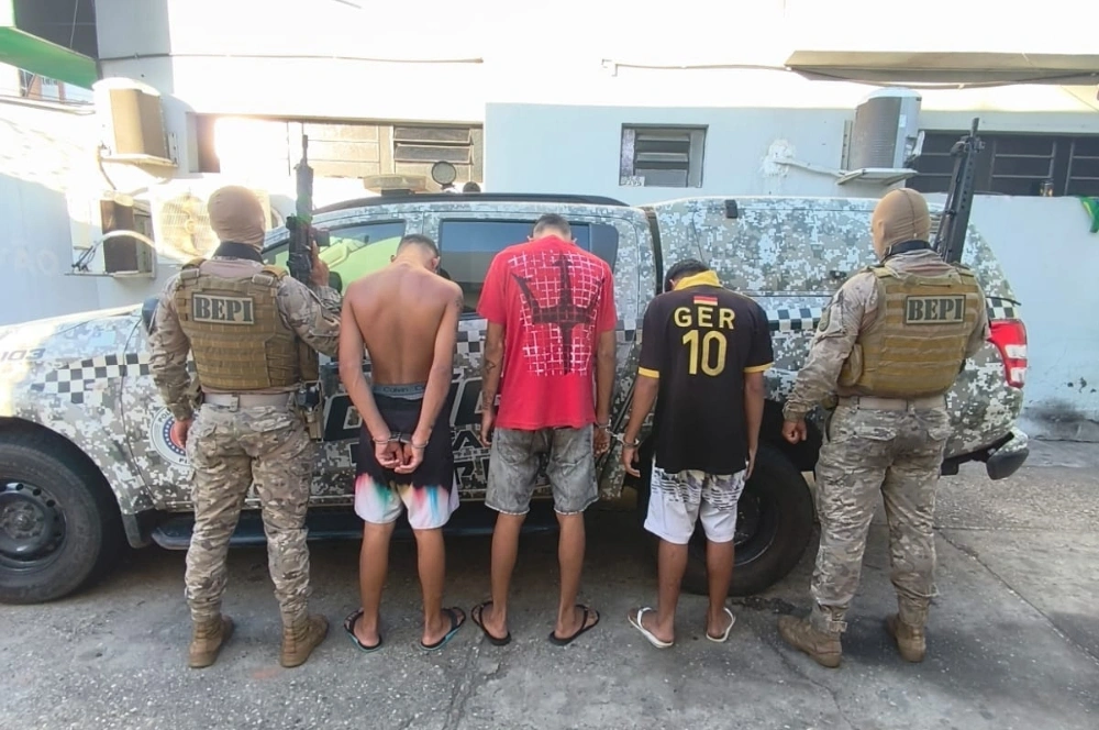 BEPI apreende arma, drogas e conduz três suspeitos na zona Leste de Teresina