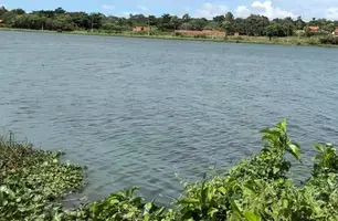 Cadáver humano é encontrado boiando na Lagoa do Bebedouro, em Parnaíba (Foto: Reprodução)