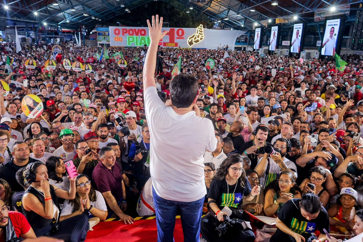 Convenção do Time do Povo reúne 60 mil pessoas e homologa candidatura de Fonteles