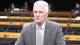 Deputado do PT cobra explicações de Flávio após foto divulgada por portal (Foto: Reprodução)