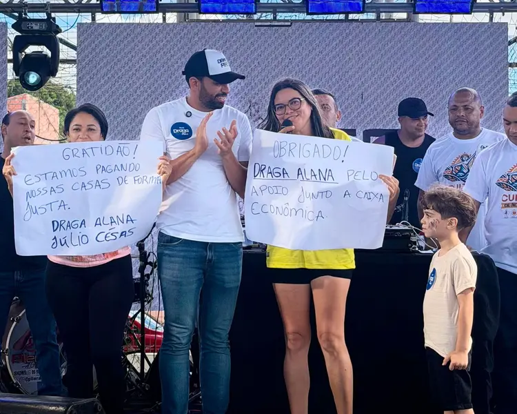 Draga Alana reúne moradores no Portal da Alegria e recebe homenagem de famílias
