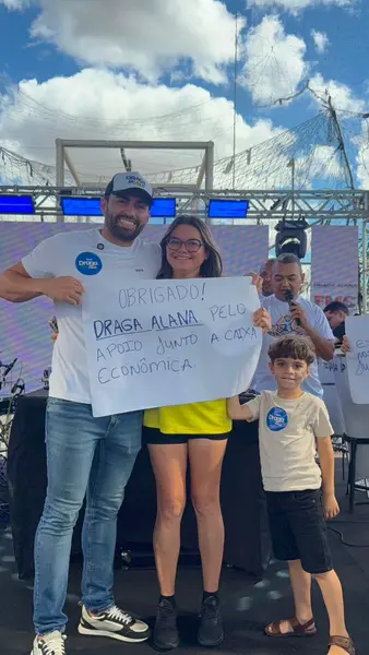 Draga Alana reúne moradores no Portal da Alegria e recebe homenagem de famílias