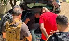 Dupla é presa por arrombar carro e furtar pertences na zona Leste de Teresina