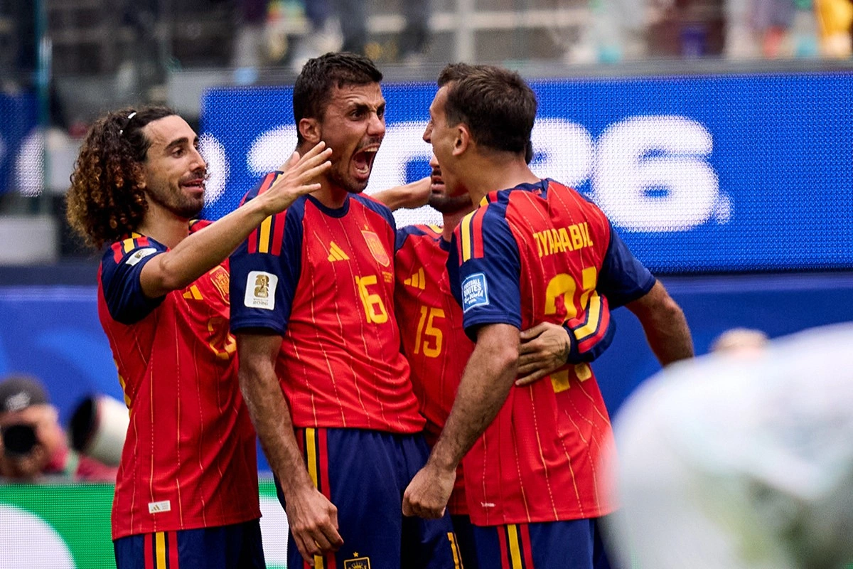 Espanha goleia Áustria, quebra jejum em mata-mata e avança às oitavas da Copa