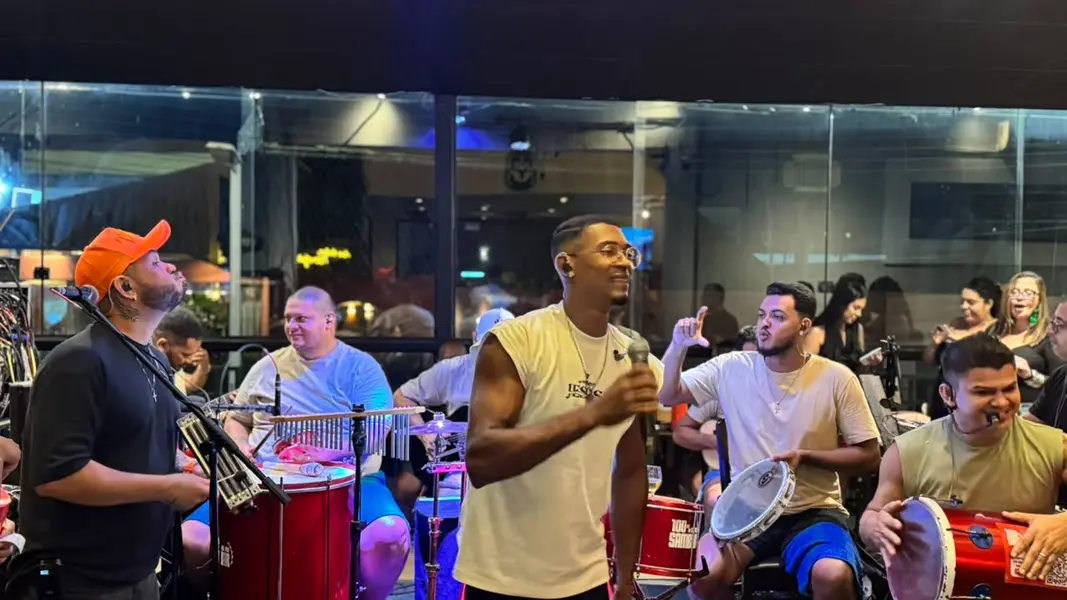 Esquenta para show de Alcione anima público com samba e pagode em Teresina
