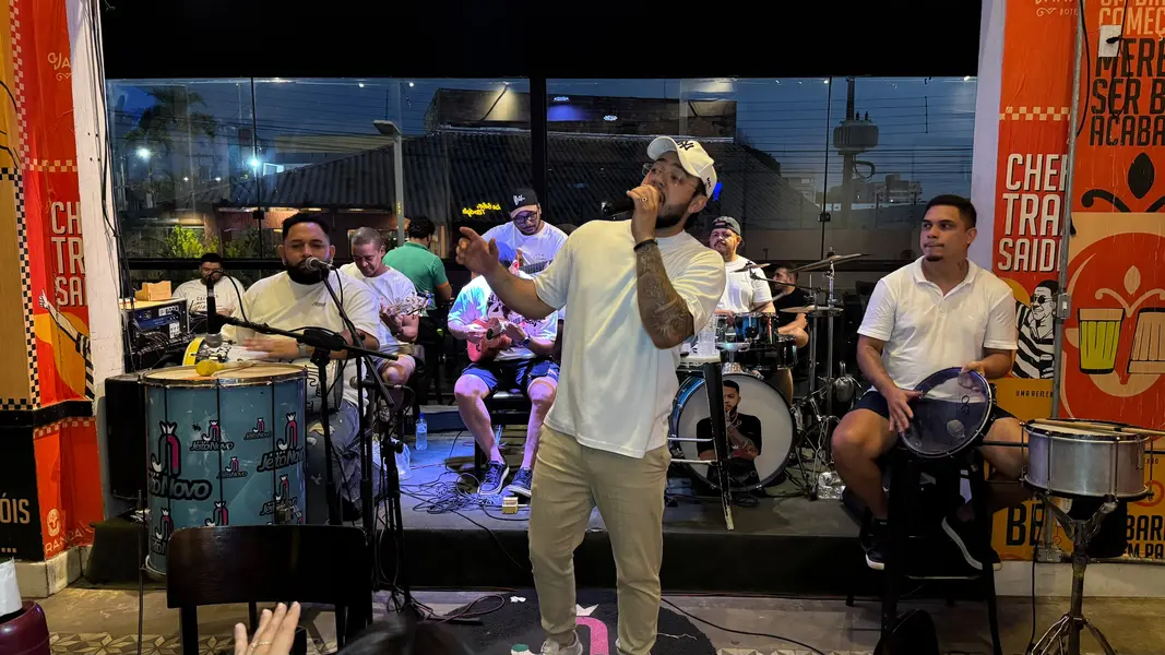 Esquenta para show de Alcione anima público com samba e pagode em Teresina